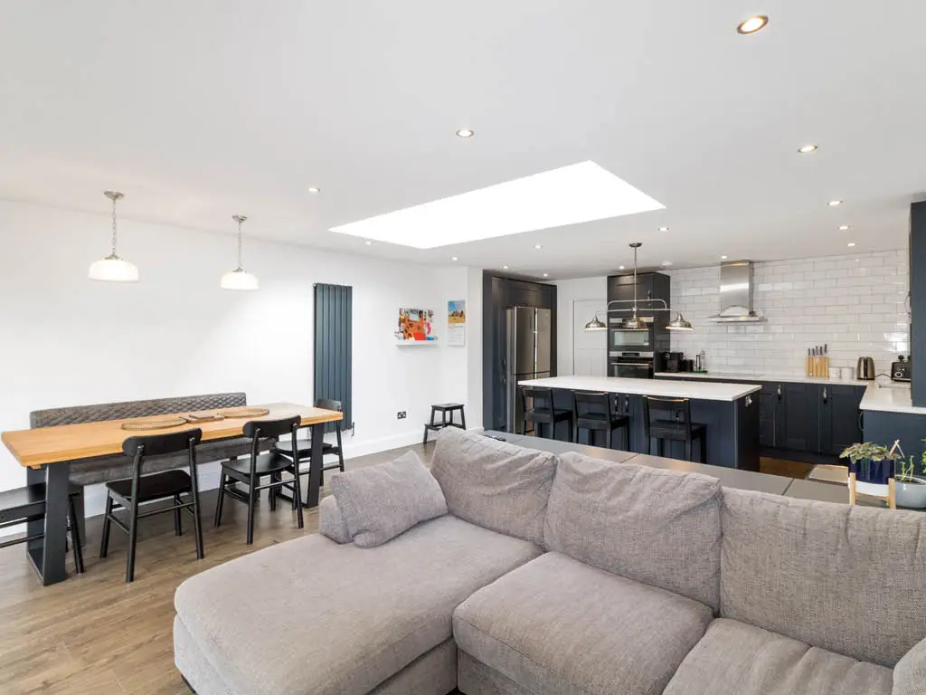 Enfield structural alteration for an open plan living room : kitchen