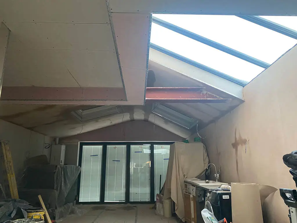 structural alteration for an open plan living room : kitchen7
