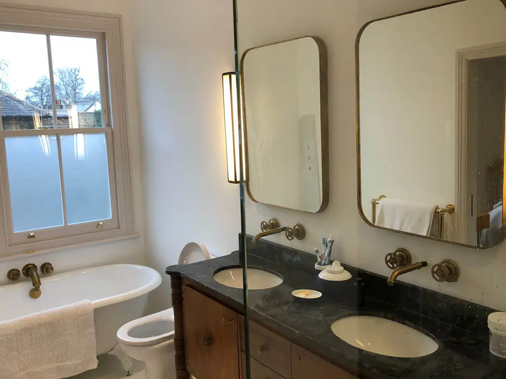 Separate utility room new glazed roof and full internal renovation including installation of new en-suite6