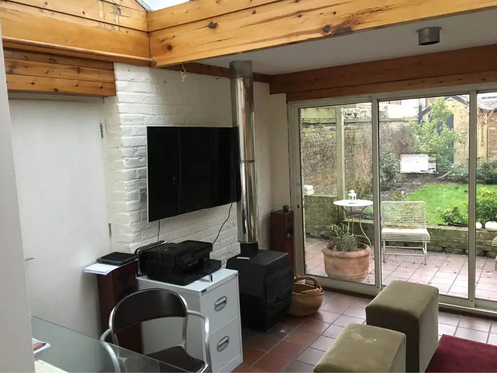 Separate utility room new glazed roof and full internal renovation including installation of new en-suite12