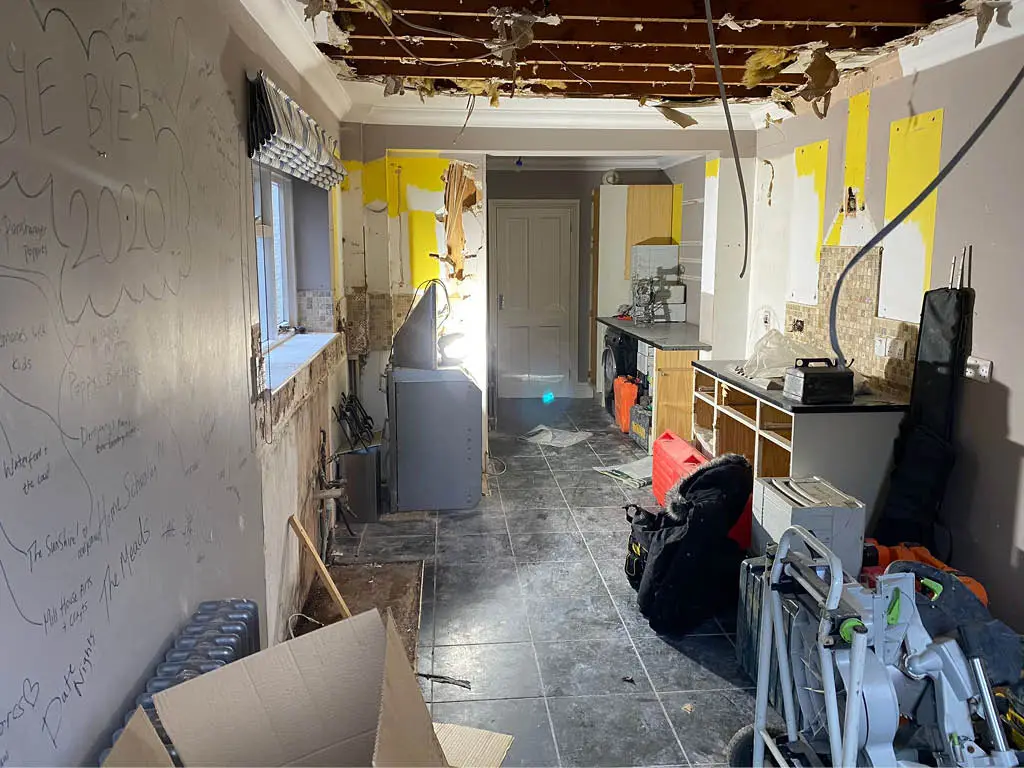 structural alteration for an open plan living room : kitchen10